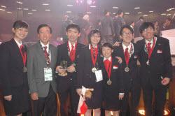 sg_medallists_bruce_poh_wsc_2009_250.jpg sg_medallists_bruce_poh_wsc_2009_250.jpg